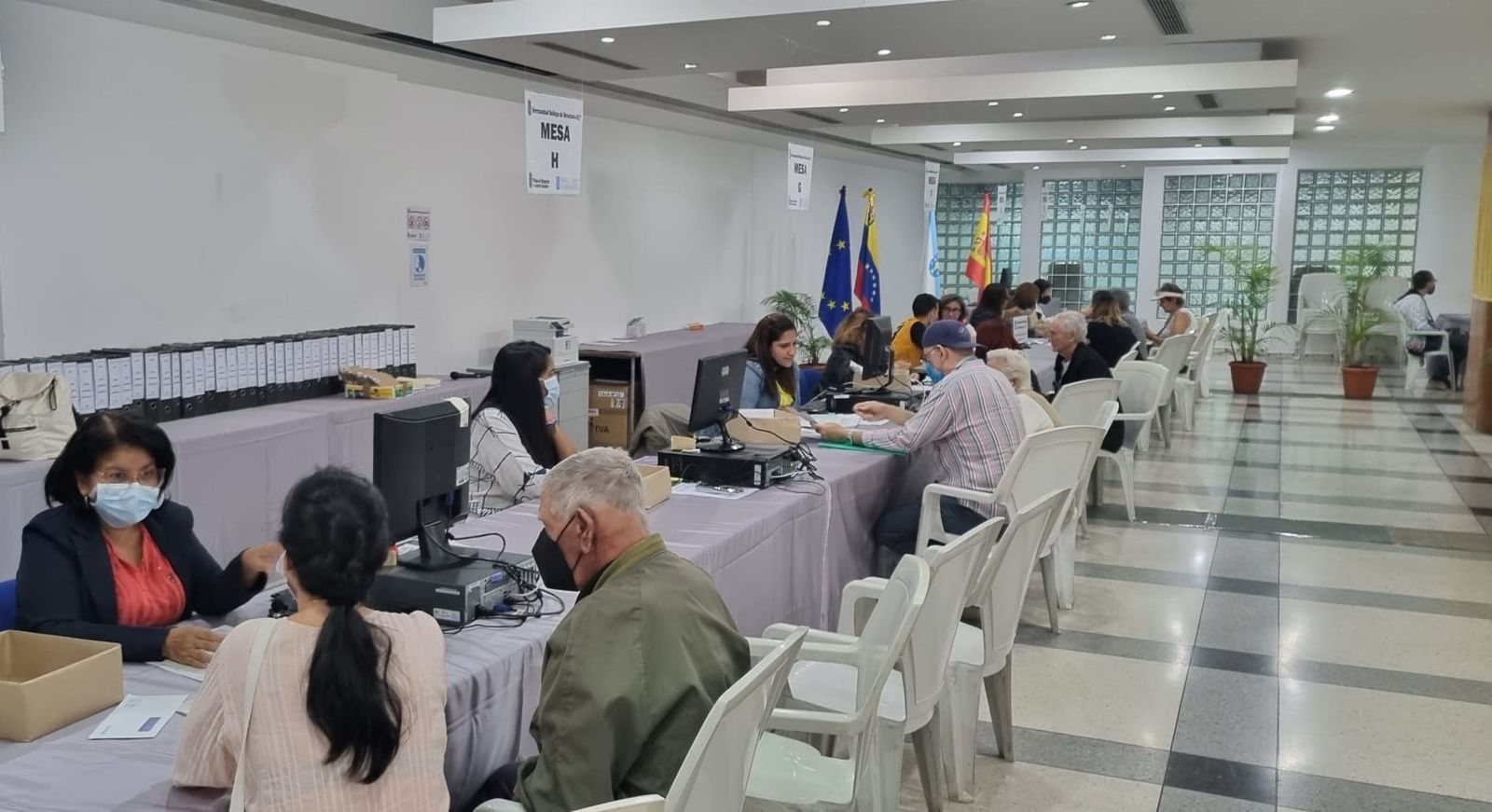 Emigración destina 4 millones de euros a las familias gallegas del exterior en situación de vulnerabilidad.