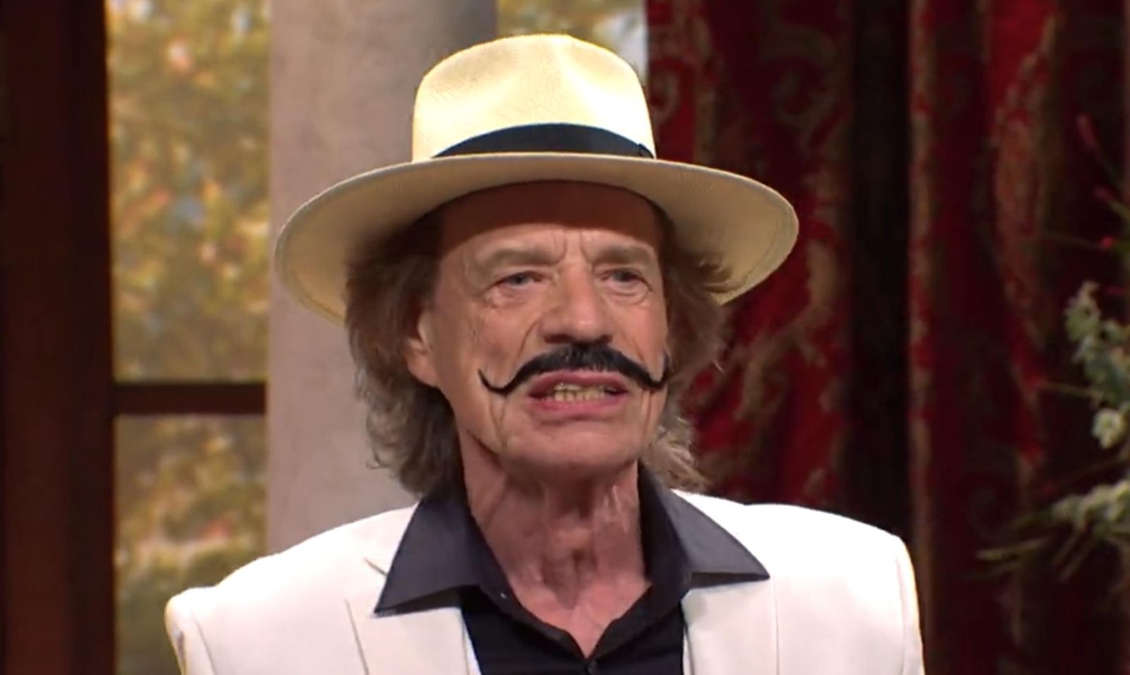 Mick Jagger durante su aparicion en una televisón americana hablando castellano